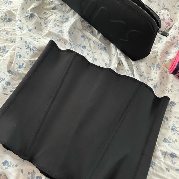 Skims waist trainer with bag - Picture 3 of 5